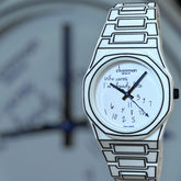 ساعة سويس ديزاين تشيرمان جينيف للرجال بمينا أبيض وحزام أسود وأبيض